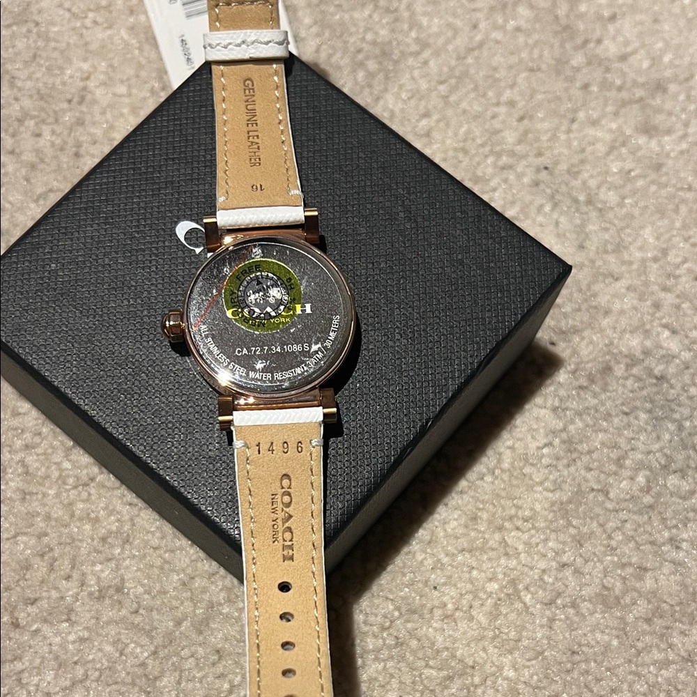 Coach Women's Rose Gold watch 30m water resistant White Genius leather strap - Picture 7 of 8